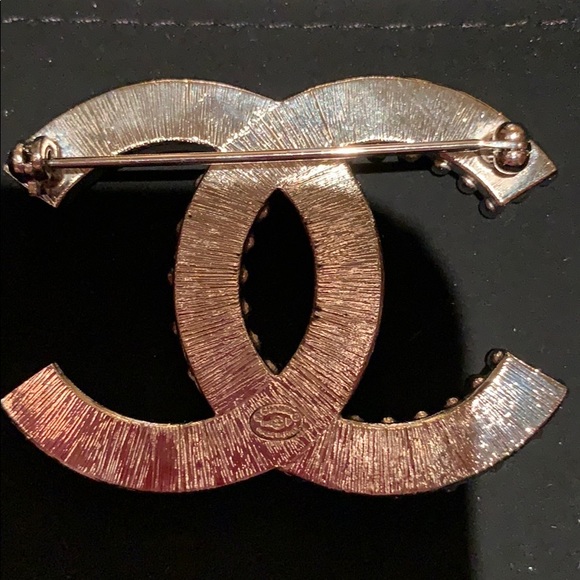 ❤️AUTHENTIC crystal CHANEL pin!!!! - Picture 5 of 6
